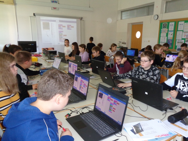 CodeWeek 2022 II. O akovec